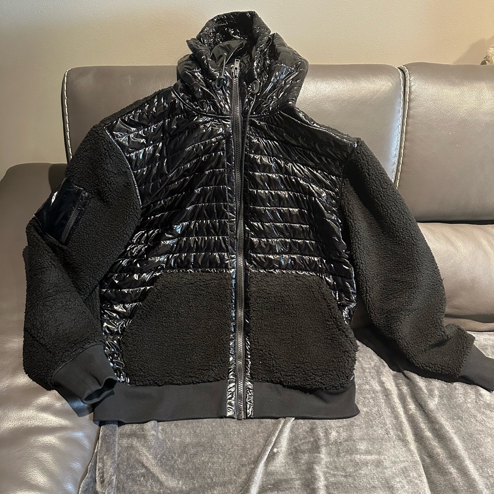 MOOSE KNUCKLES jacket size XL. in very good condition